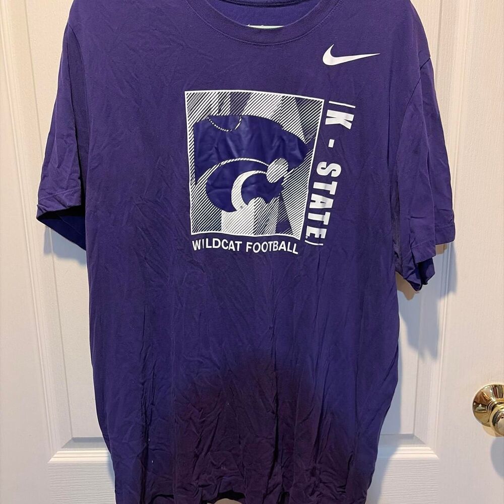 Nike Men's Purple T-shirt